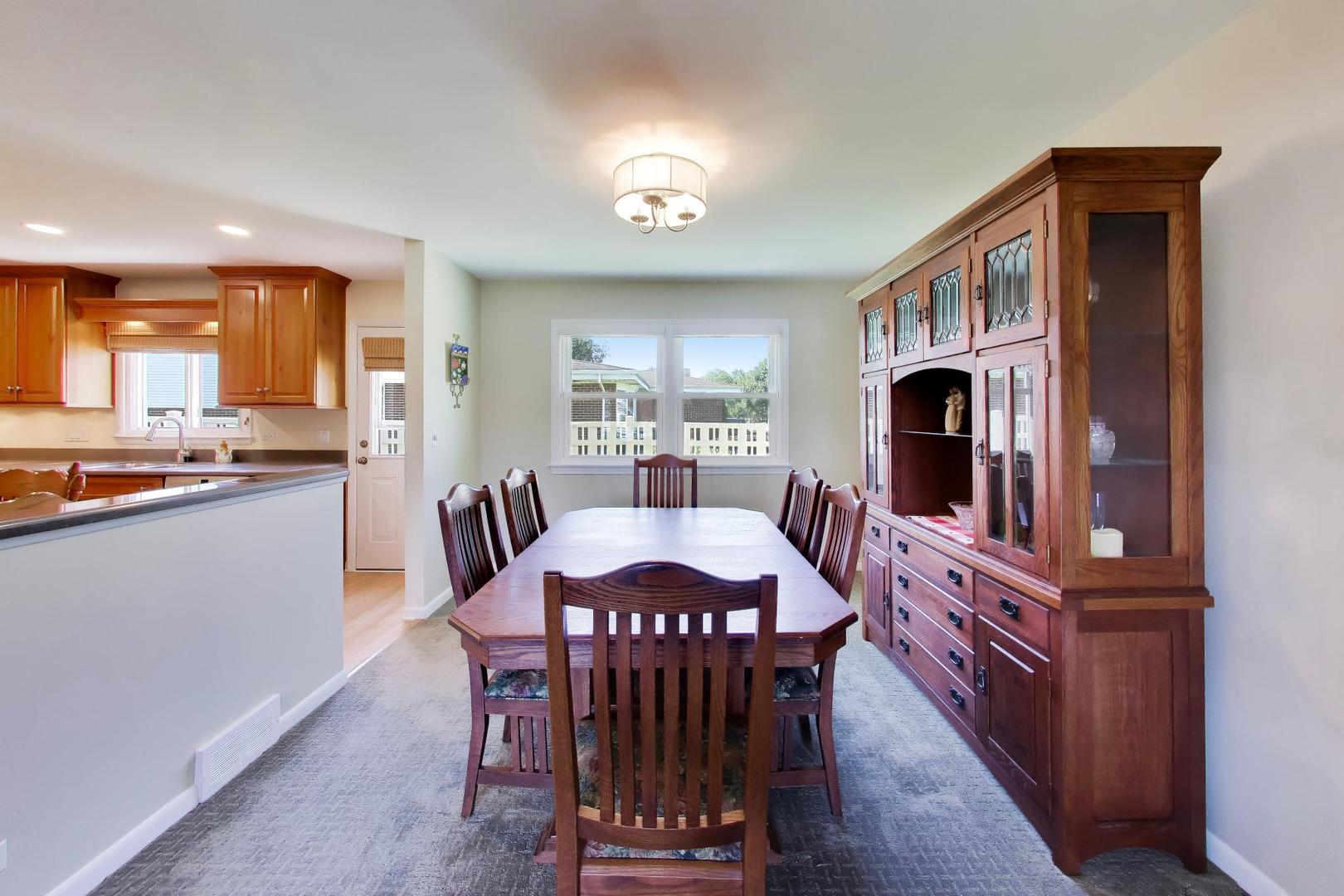 2505 East Mayfair Road Arlington Heights, IL 60004 - Photo 5 of 33