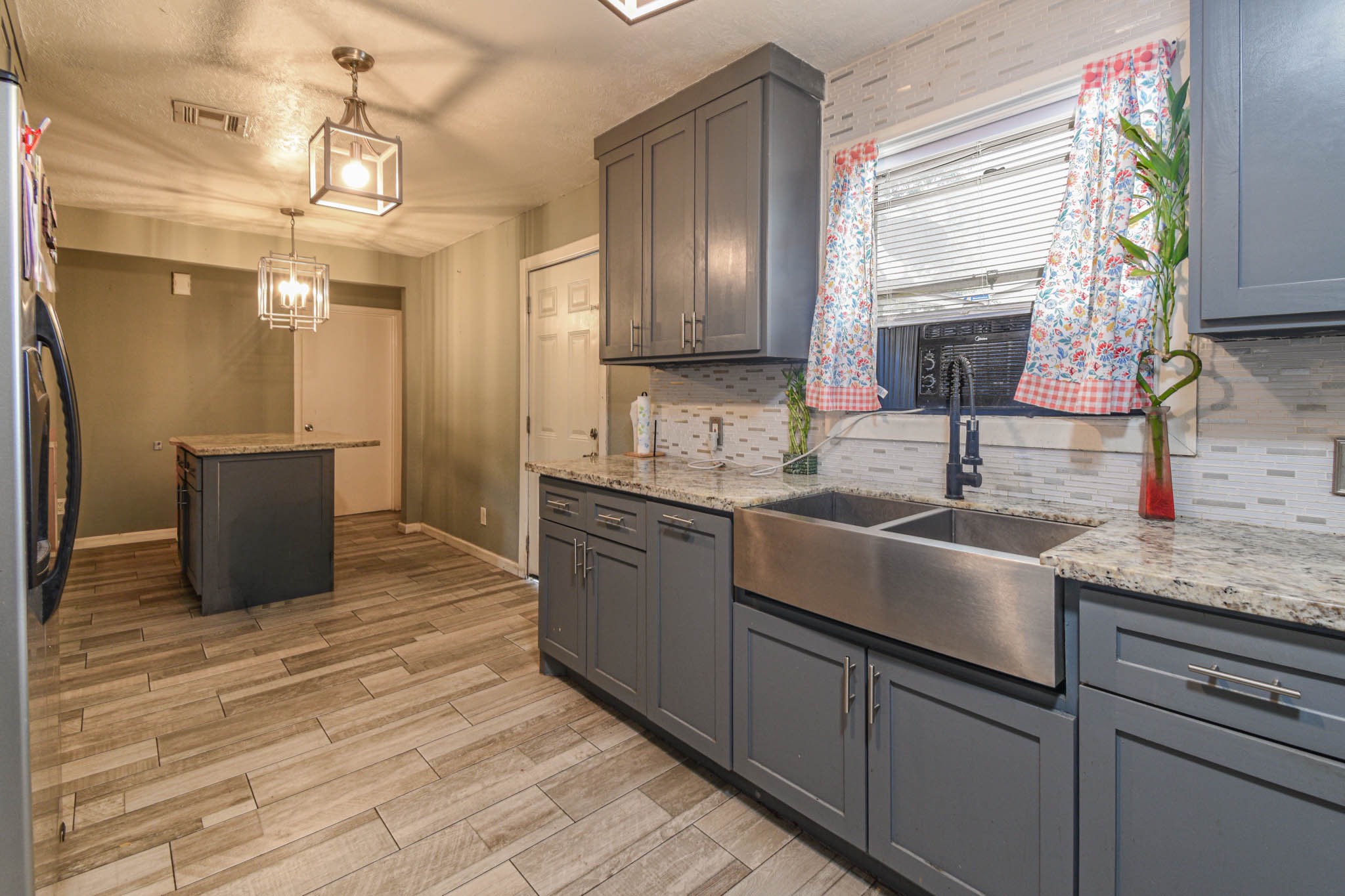 1212 Fresa Road Pasadena, TX 77502 - Photo 5 of 17