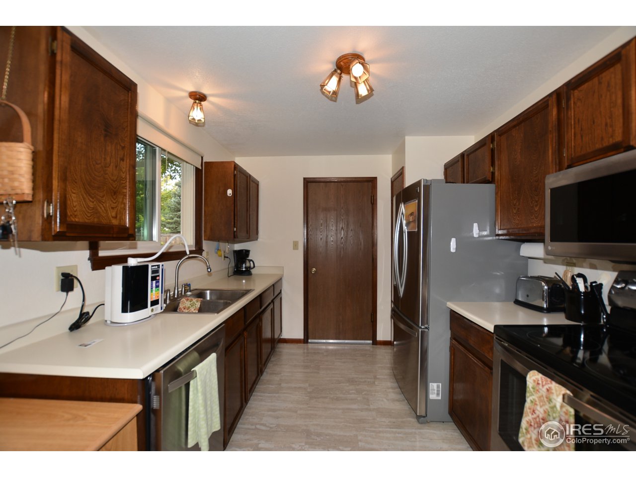 2209 Antelope Road Fort Collins, CO 80525 - Photo 7 of 40 Gallery Image 7