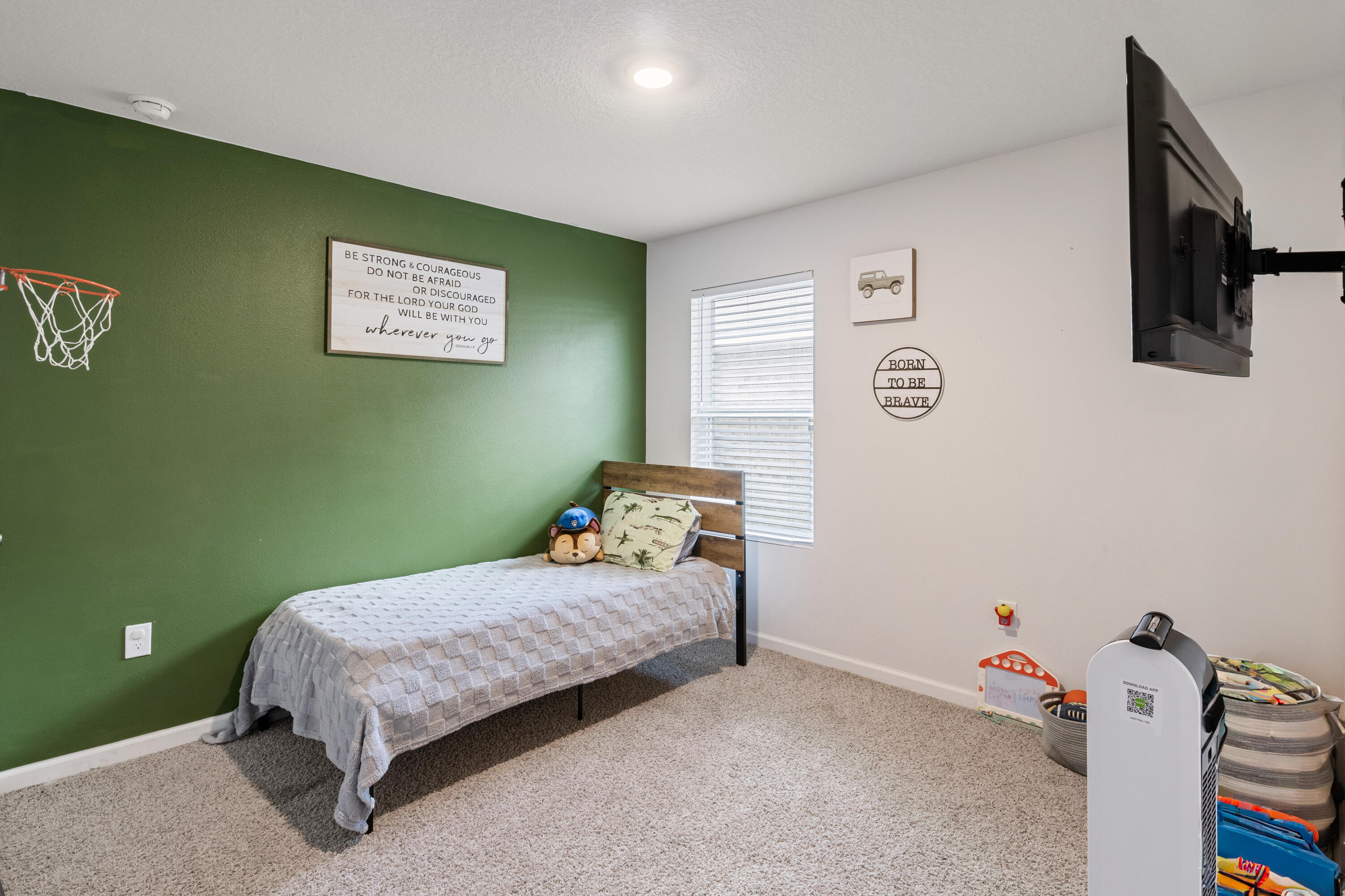 4661 Honor Guard Way Crestview, FL 32539 - Photo 12 of 22 4661 Honor Guard Way-16