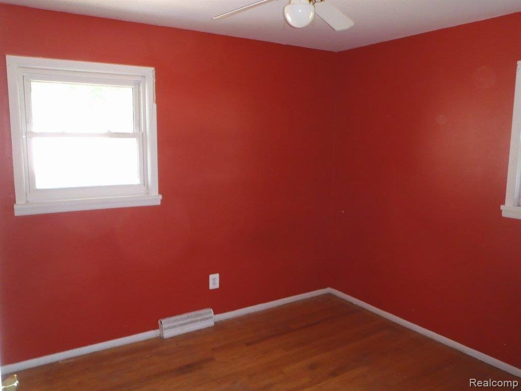 6109 Beech Daly Road Taylor, MI 48180 - Photo 8 of 12 P5160020.JPG