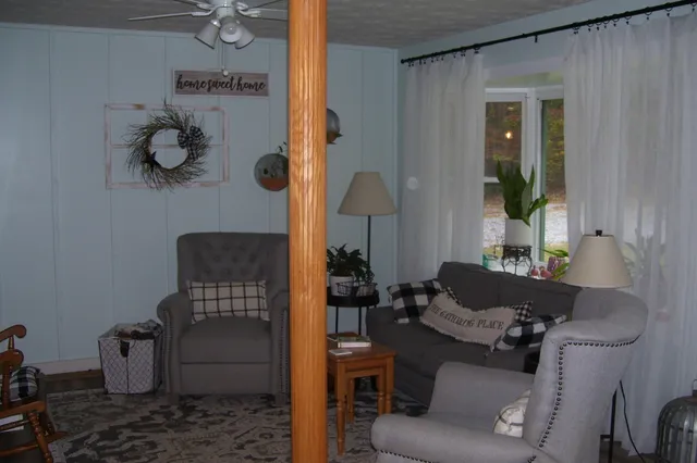 a view of entryway and hall