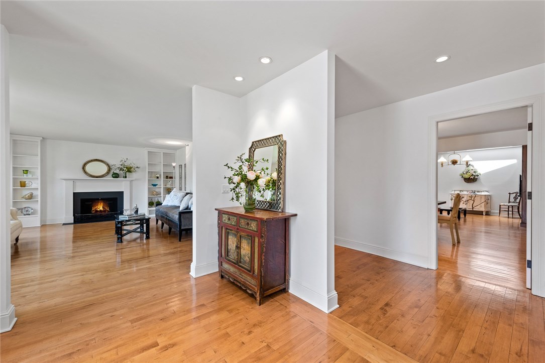 26 Bevelin Road Providence, RI 02906 - Photo 13 of 37