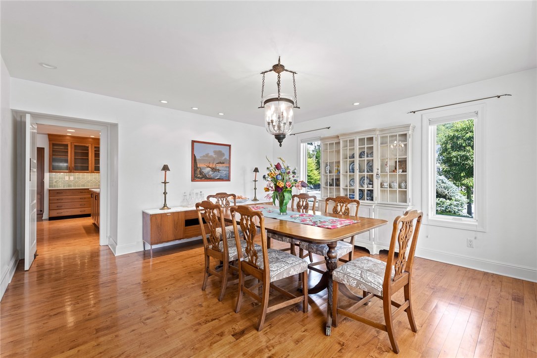 26 Bevelin Road Providence, RI 02906 - Photo 16 of 37