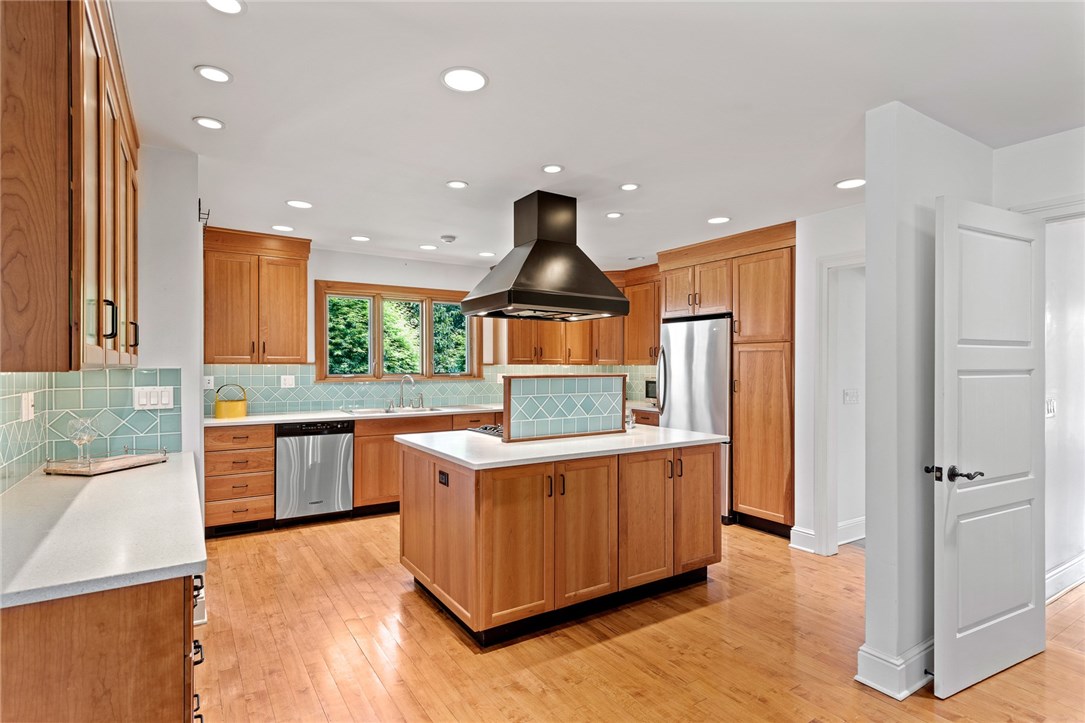 26 Bevelin Road Providence, RI 02906 - Photo 19 of 37