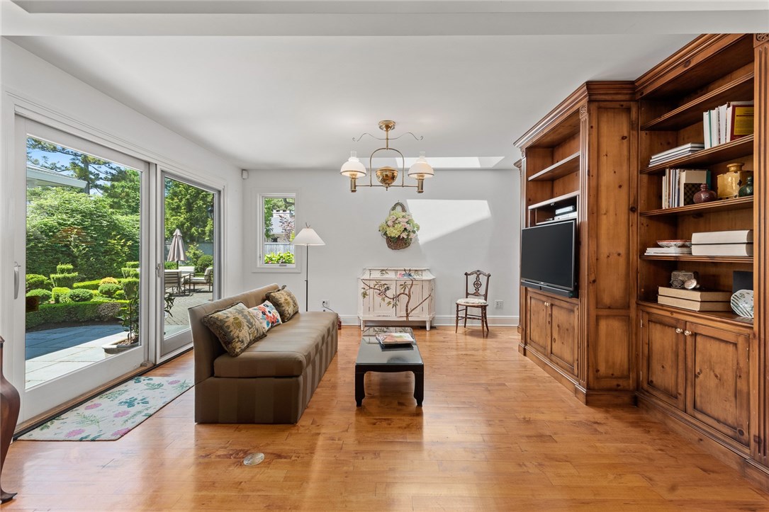 26 Bevelin Road Providence, RI 02906 - Photo 23 of 37