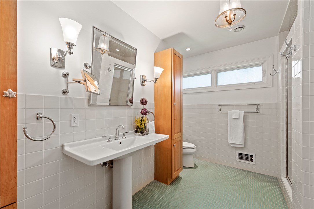 26 Bevelin Road Providence, RI 02906 - Photo 27 of 37
