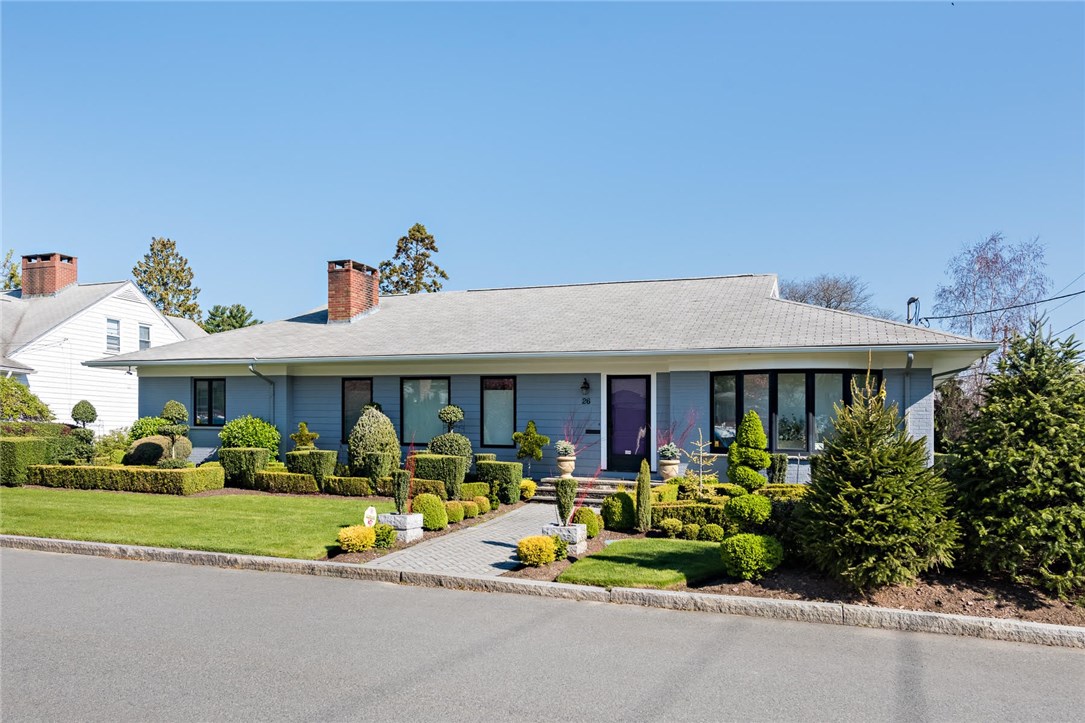 26 Bevelin Road Providence, RI 02906 - Photo 4 of 37