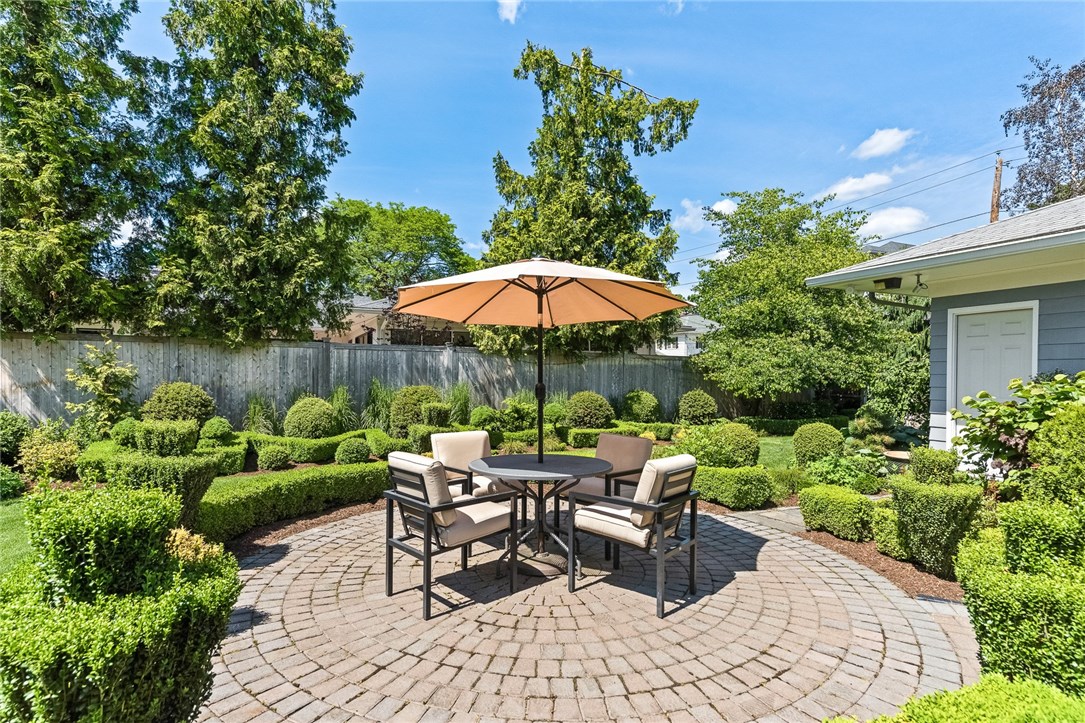 26 Bevelin Road Providence, RI 02906 - Photo 8 of 37