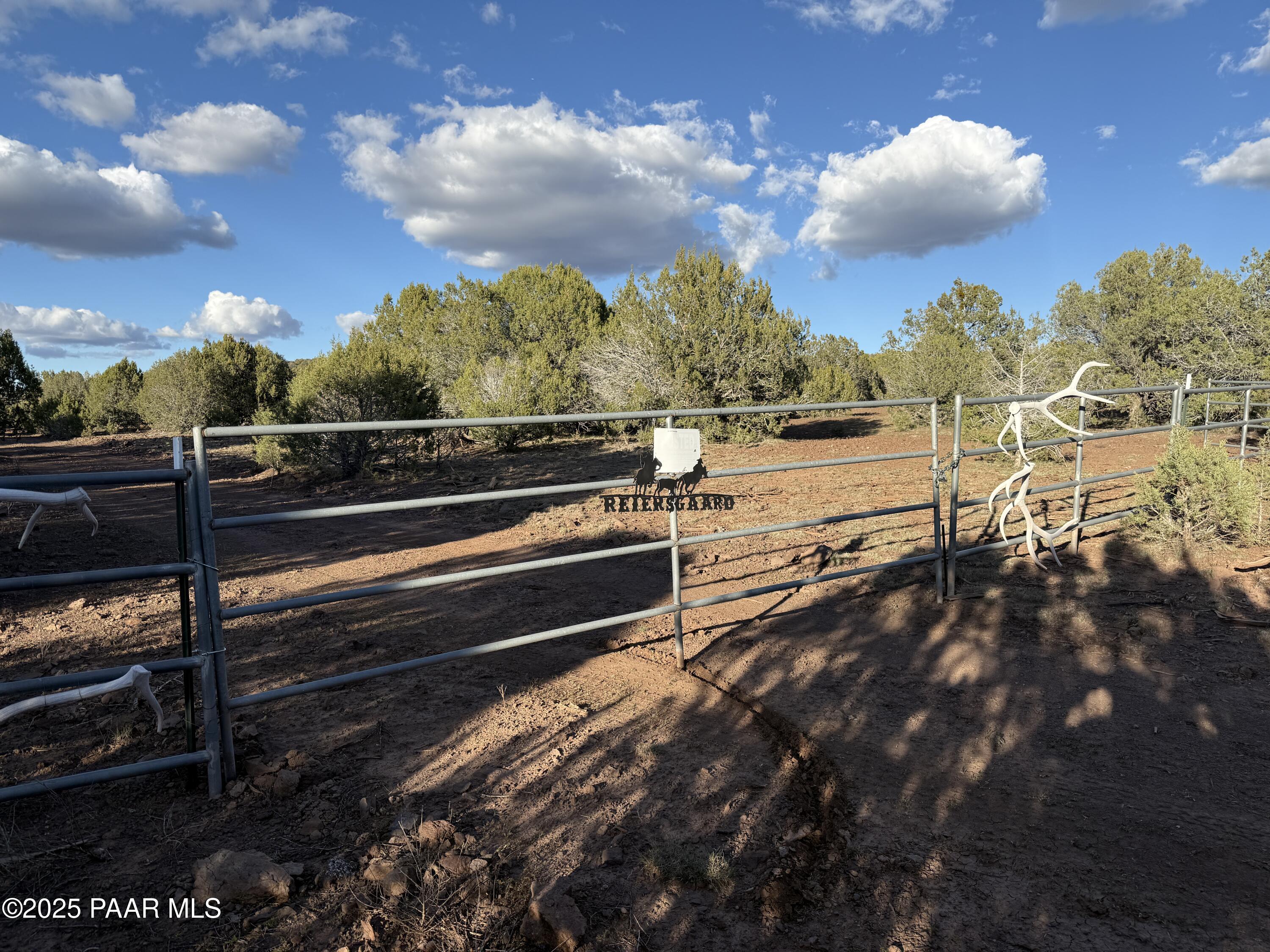 17375 Beale Wagon Road Williams, AZ 86046 - Photo 2 of 30 IMG_9851