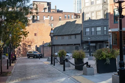 $2,595,000 | 28 Atlantic Avenue, Unit 532, Boston, MA 02110