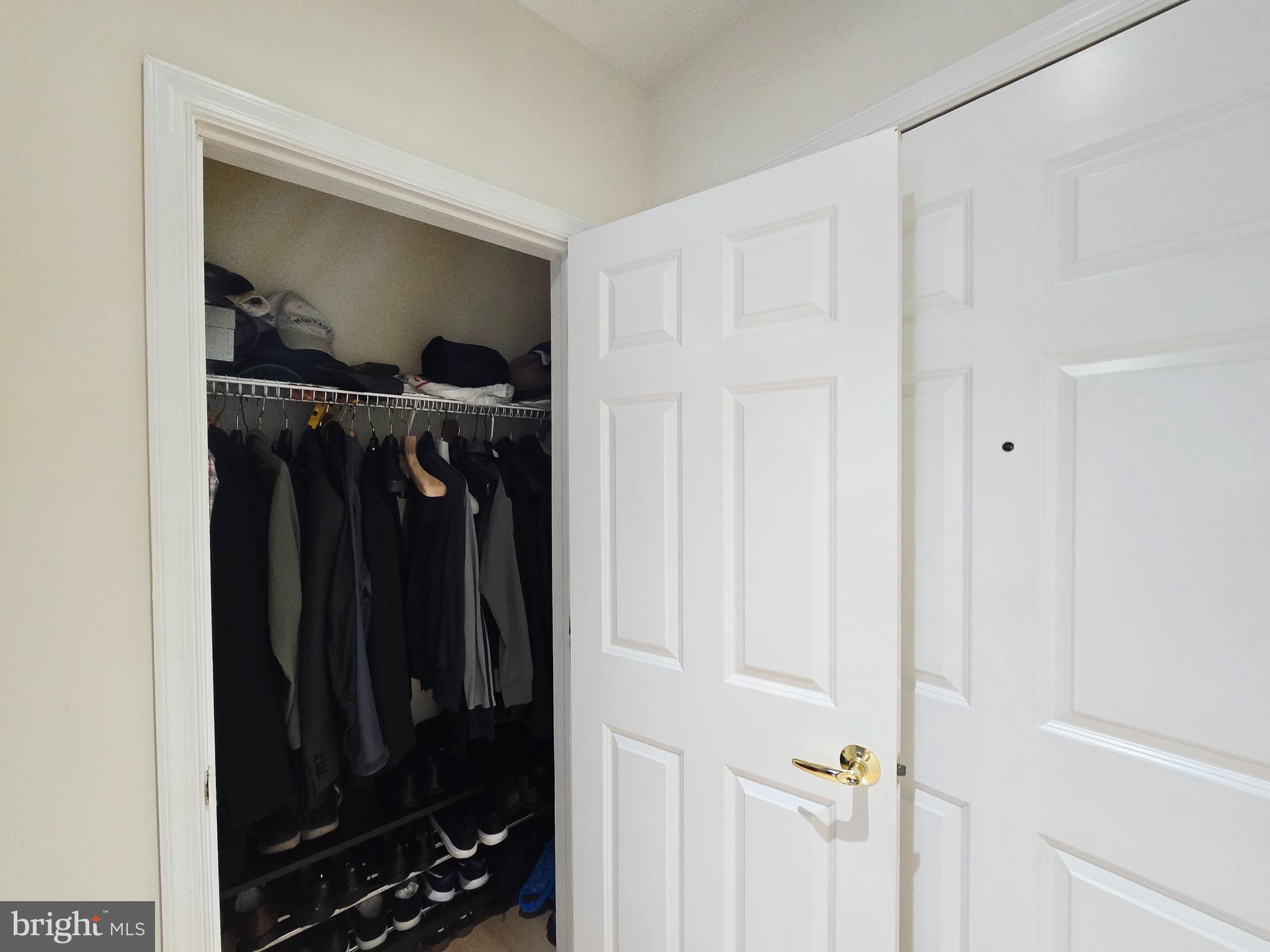 1600 Arch Street, Unit 1905 Philadelphia, PA 19103 - Photo 21 of 92 a view of walk in closet