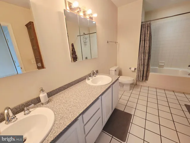 $374,500 | 1600 Arch Street, Unit 1905, Philadelphia, PA 19103