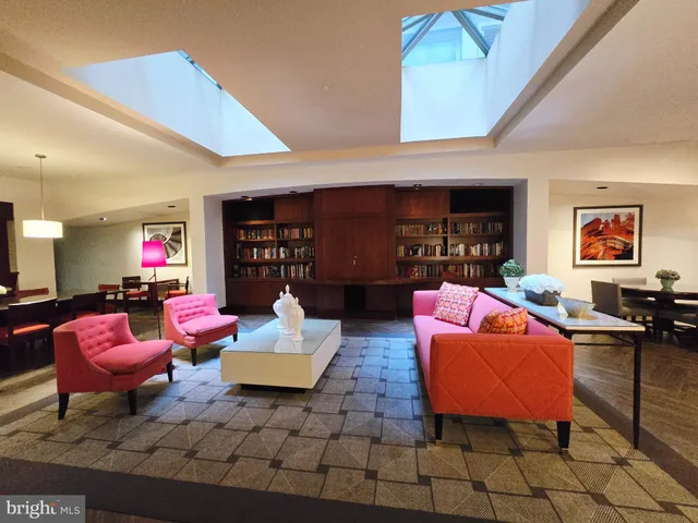 $374,500 | 1600 Arch Street, Unit 1905, Philadelphia, PA 19103