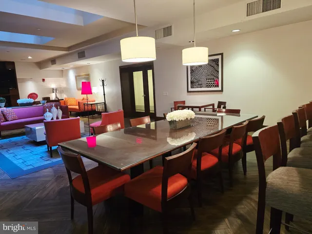 $374,500 | 1600 Arch Street, Unit 1905, Philadelphia, PA 19103