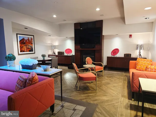 $374,500 | 1600 Arch Street, Unit 1905, Philadelphia, PA 19103