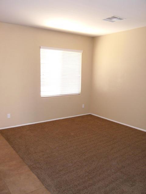4500 East Del Rio Street Gilbert, AZ 85295 - Photo 5 of 13 Living Room