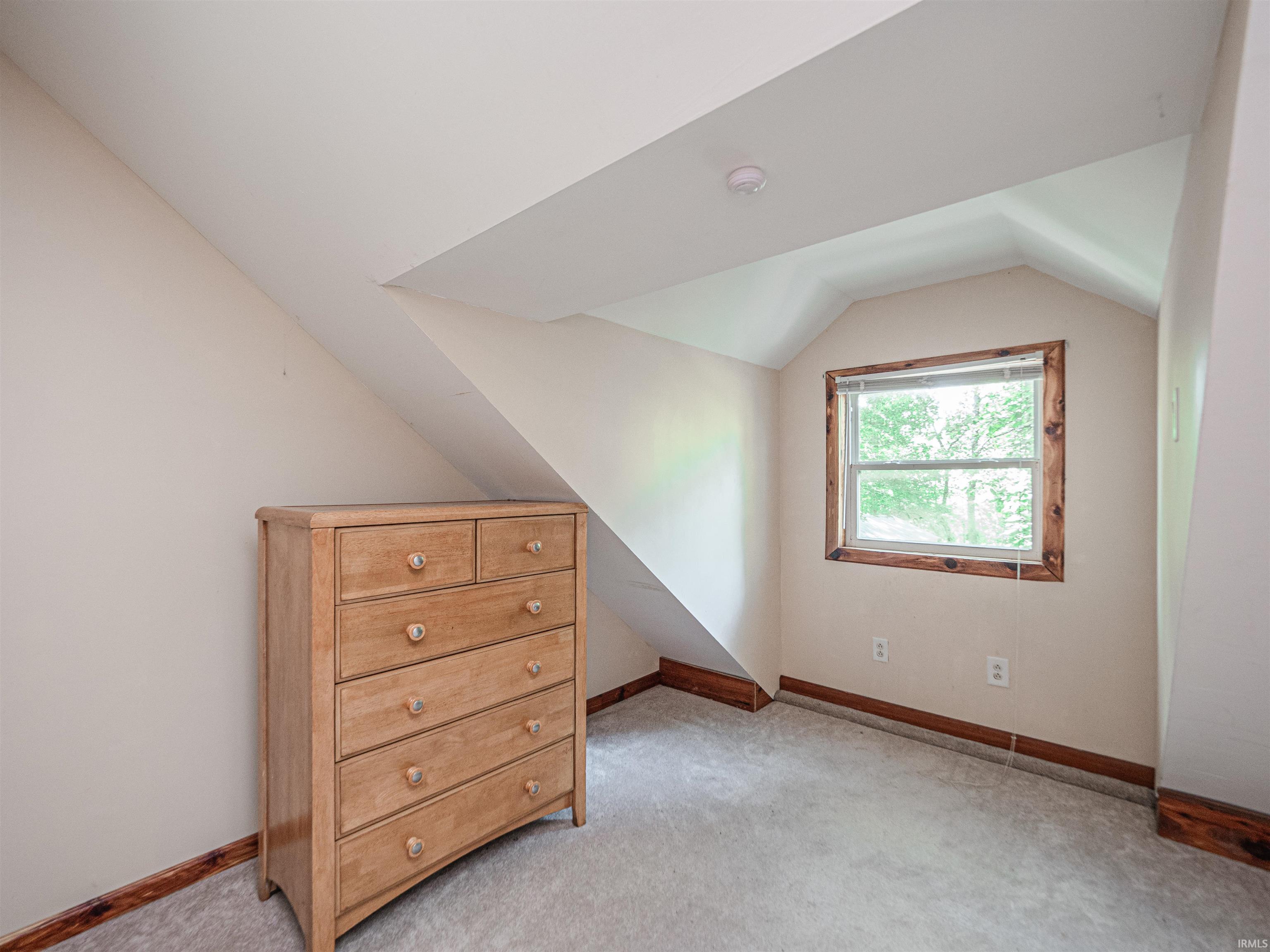 10264 South State Road Oakland City, IN 47660 - Photo 13 of 33