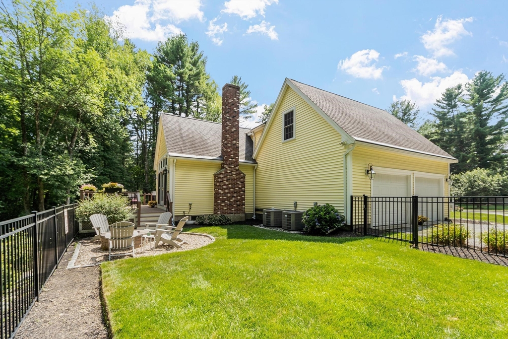 17 Townsend Road Lynnfield, MA 01940 - Photo 39 of 42 Gallery Image 39