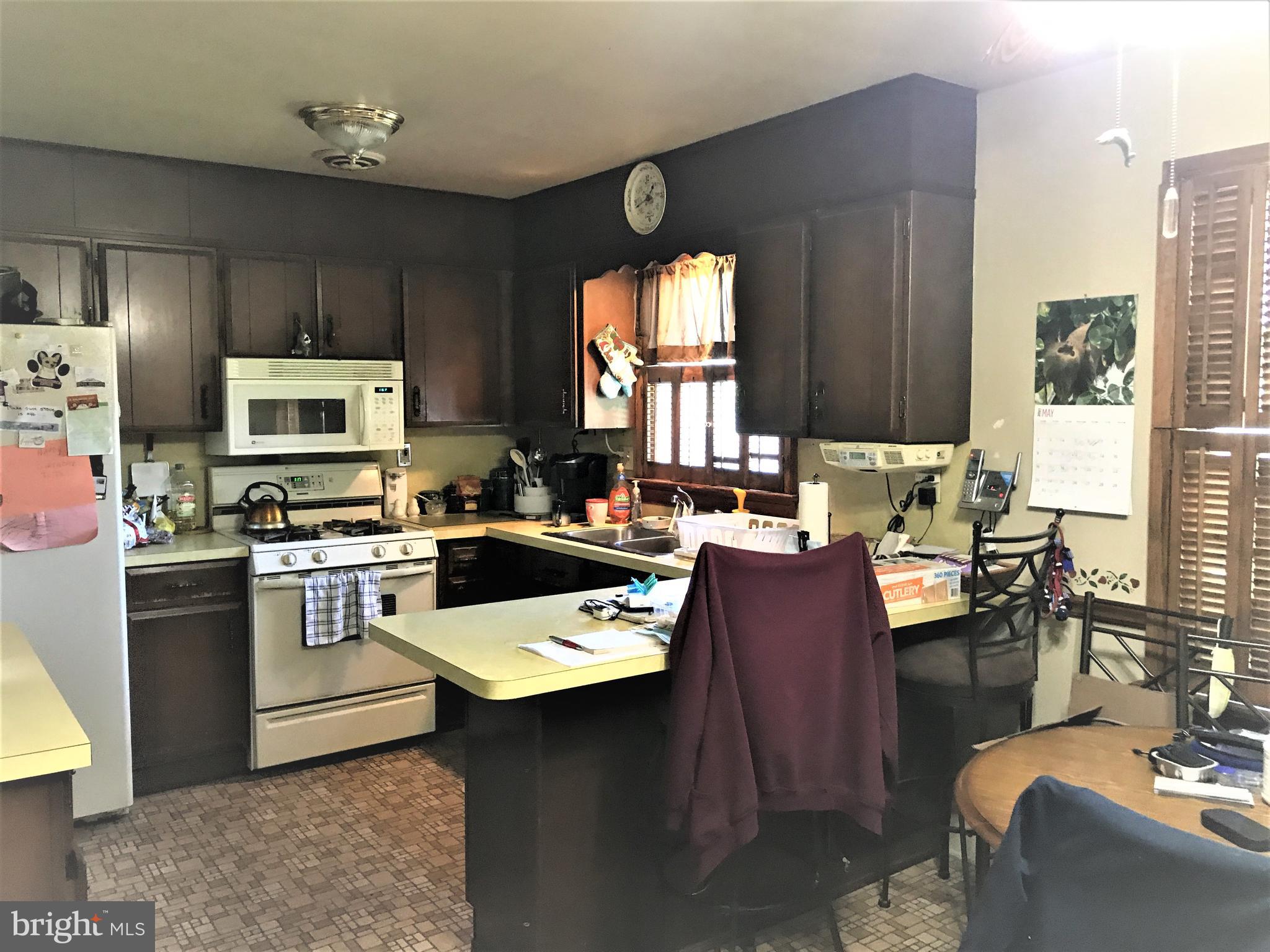 330 Maywood Road York, PA 17402 - Photo 3 of 12 Gallery Image 3