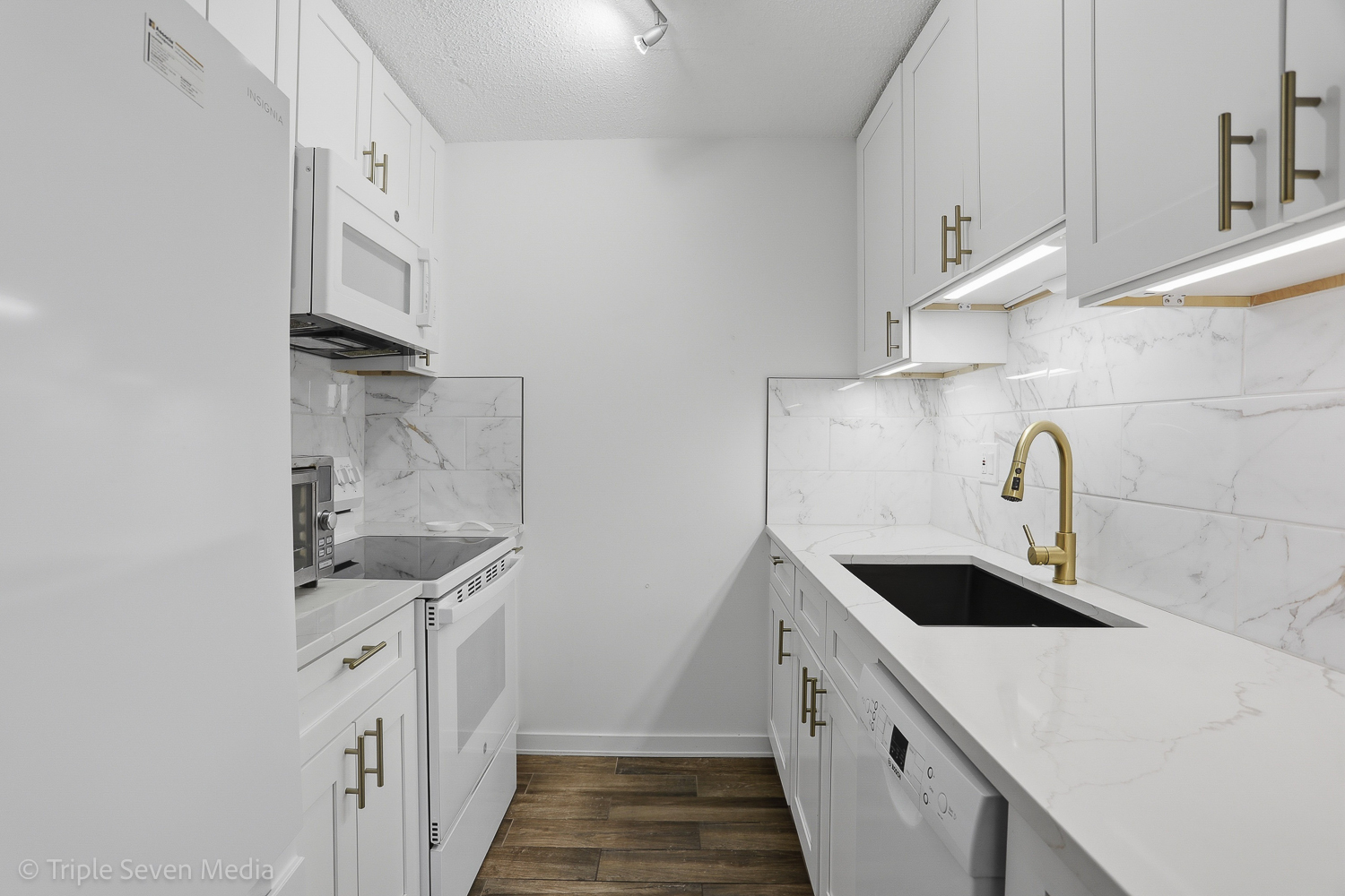 1043 South York Road, Unit 402 Bensenville, IL 60106 - Photo 3 of 23