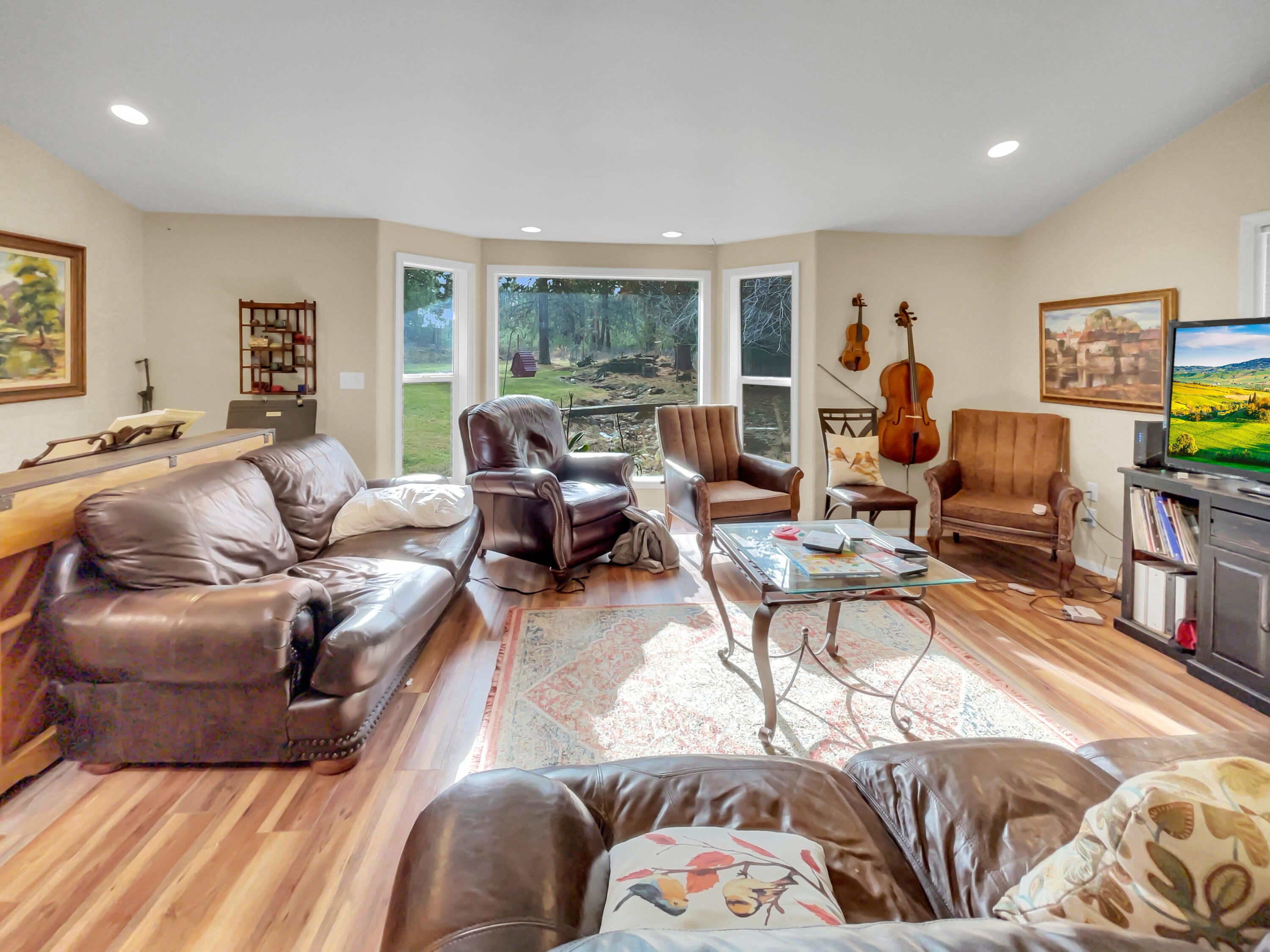 19231 Apache Road Bend, OR 97702 - Photo 15 of 34 Family Room