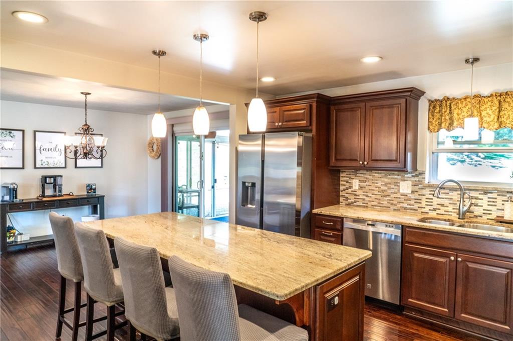938 Harper Road Crescent, PA 15046 - Photo 8 of 37 Gallery Image 8