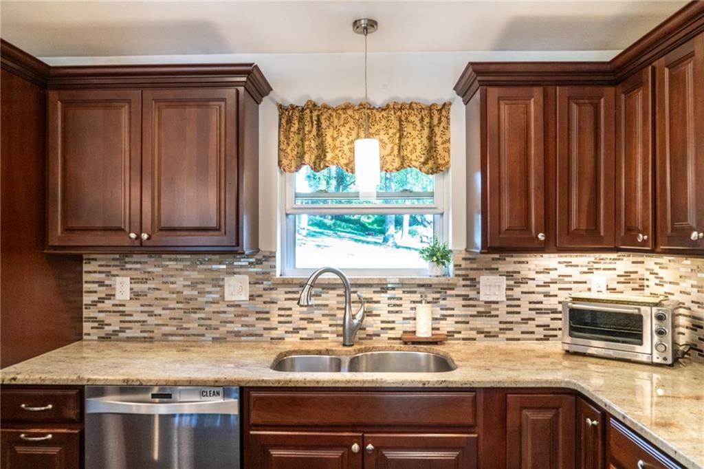 938 Harper Road Crescent, PA 15046 - Photo 10 of 37 Gallery Image 10