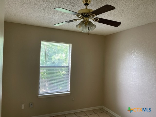 213 Blanket Drive Copperas Cove, TX 76522 - Photo 9 of 14 an empty room with a window