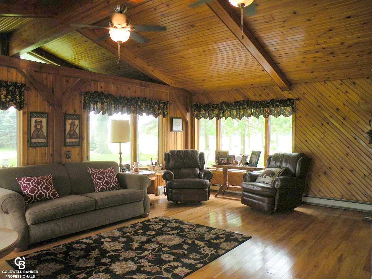 10216 Foley Road Avoca, MI 48006 - Photo 5 of 40 31324133-4.JPG