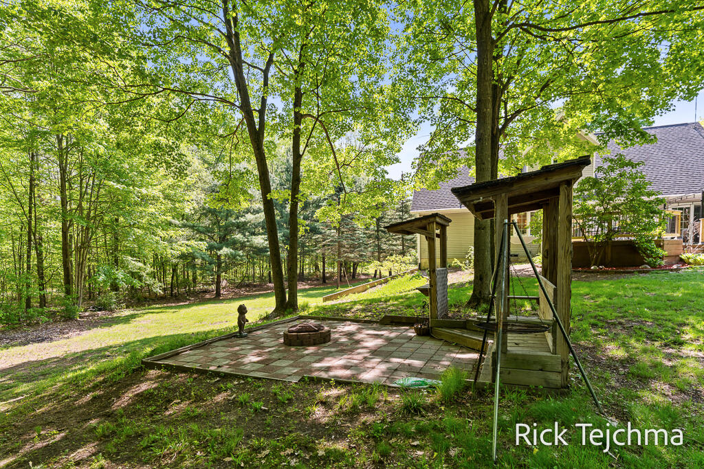 10345 Red Oak Ridge Howard City, MI 49329 - Photo 14 of 83