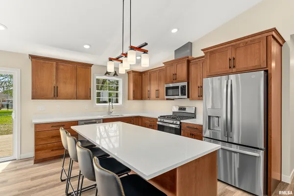 $340,000 | 350 East 4th Street, El Paso, IL 61738