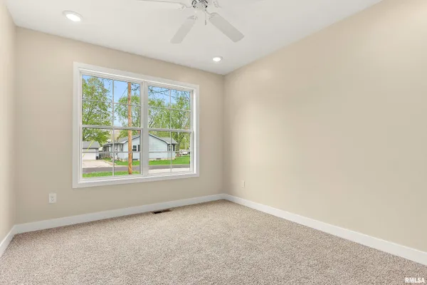 $340,000 | 350 East 4th Street, El Paso, IL 61738