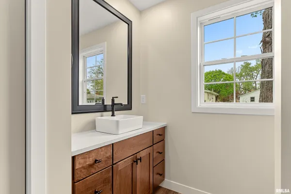 $340,000 | 350 East 4th Street, El Paso, IL 61738