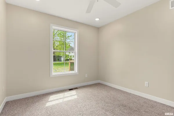 $340,000 | 350 East 4th Street, El Paso, IL 61738