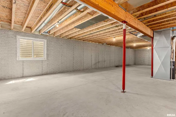 $340,000 | 350 East 4th Street, El Paso, IL 61738