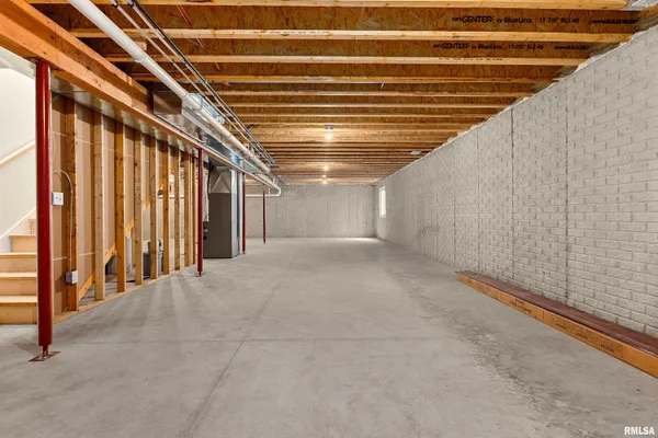 $340,000 | 350 East 4th Street, El Paso, IL 61738