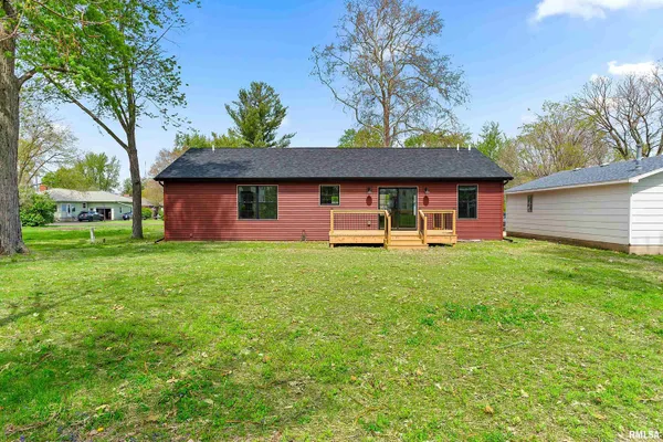 $340,000 | 350 East 4th Street, El Paso, IL 61738