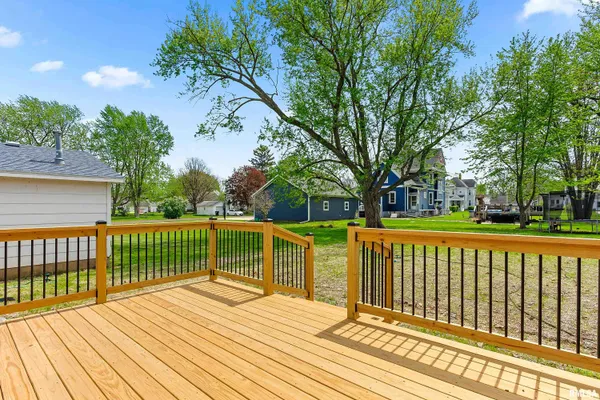 $340,000 | 350 East 4th Street, El Paso, IL 61738