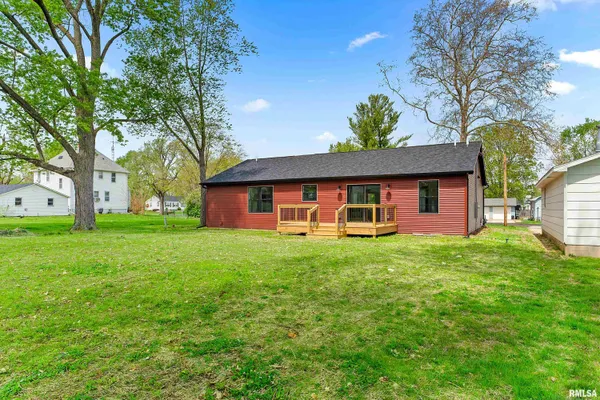 $340,000 | 350 East 4th Street, El Paso, IL 61738