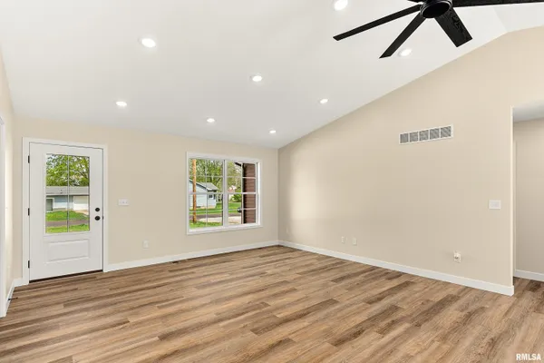 $340,000 | 350 East 4th Street, El Paso, IL 61738