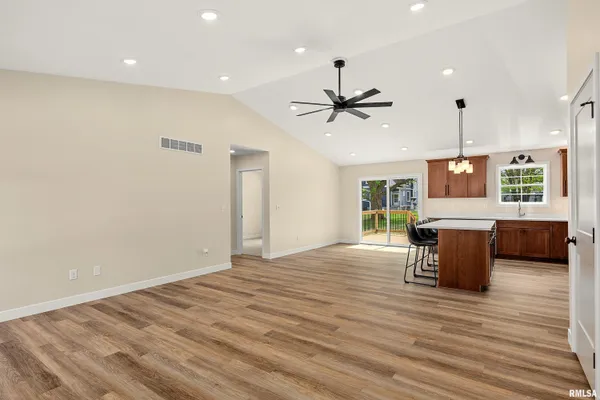 $340,000 | 350 East 4th Street, El Paso, IL 61738
