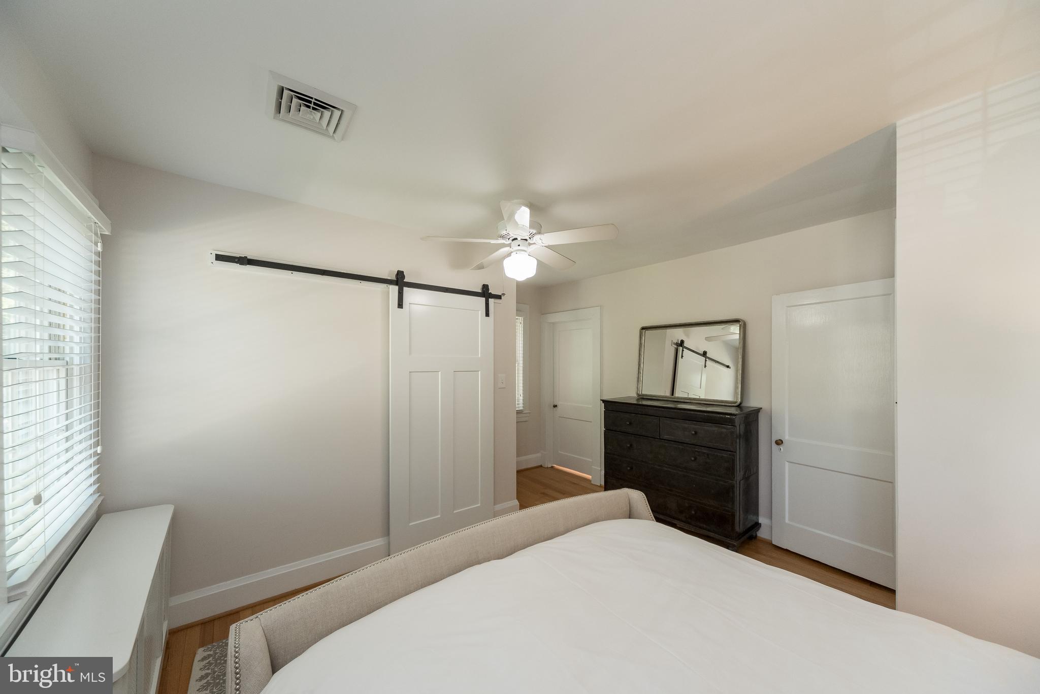 6901 Marlborough Road Baltimore, MD 21212 - Photo 17 of 36 Master bedroom