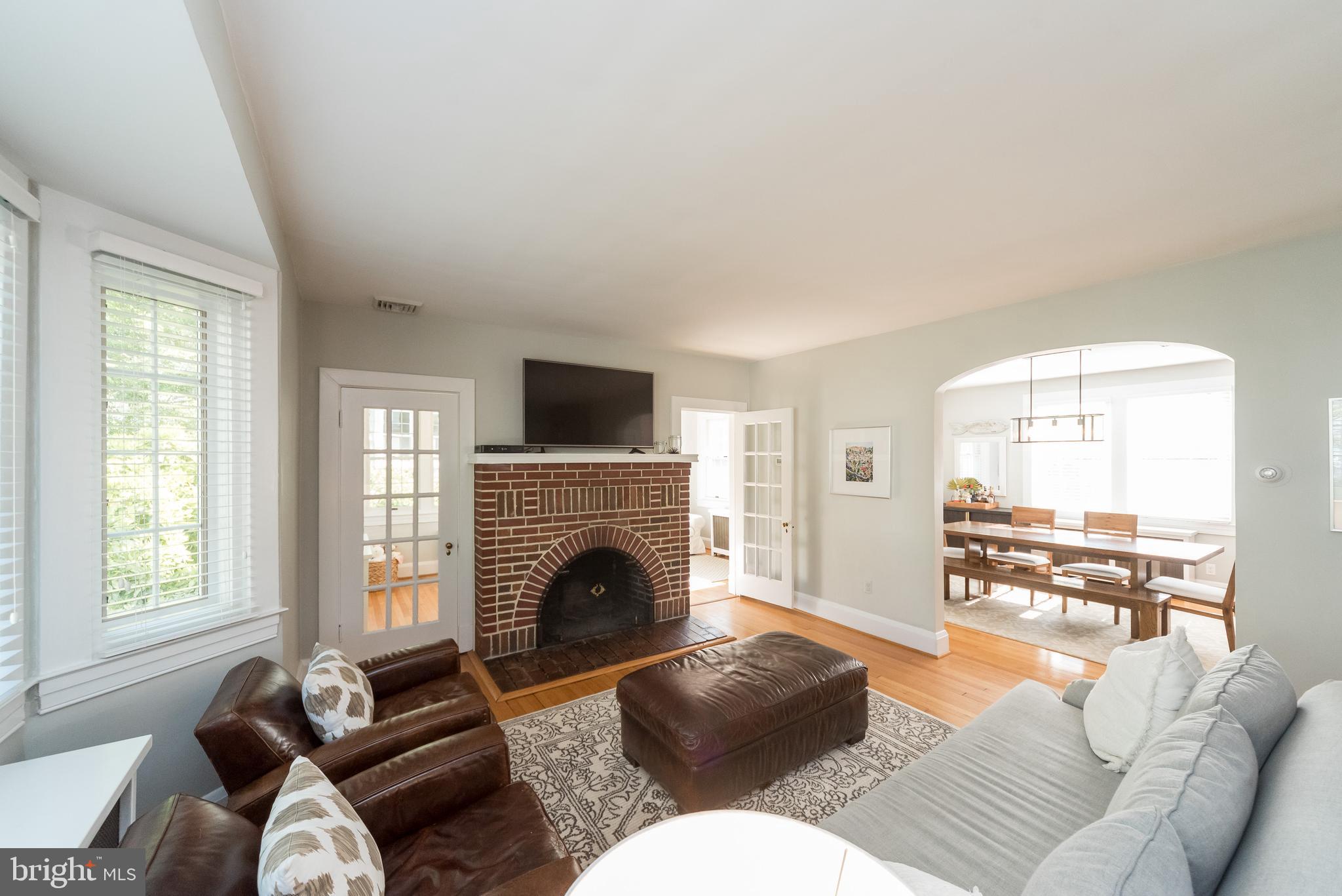 6901 Marlborough Road Baltimore, MD 21212 - Photo 7 of 36 Open concept living