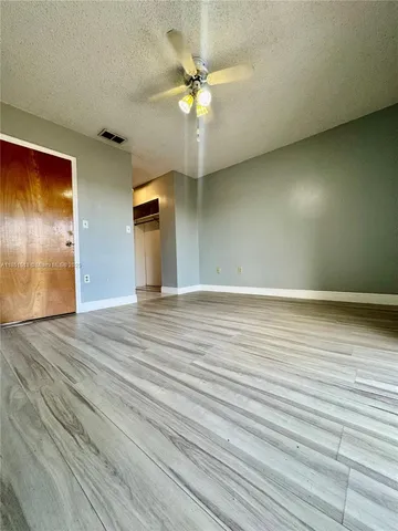 $1,950 | 1319 West 51st Place, Unit B9, Hialeah, FL 33012