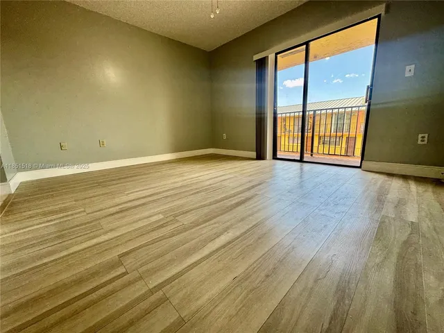 $1,950 | 1319 West 51st Place, Unit B9, Hialeah, FL 33012