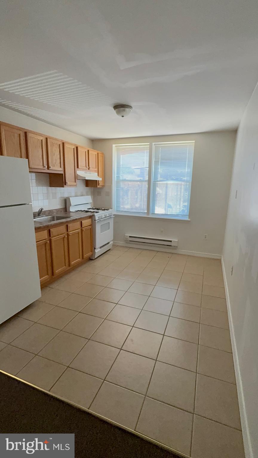 4757 Rorer Street Philadelphia, PA 19120 - Photo 4 of 9 2nd Fl