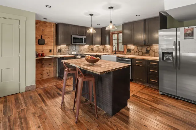 $450,000 | 19 Sinclair Road, Johnson, VT 05656