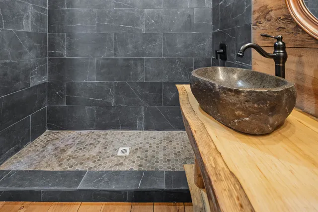 $450,000 | 19 Sinclair Road, Johnson, VT 05656