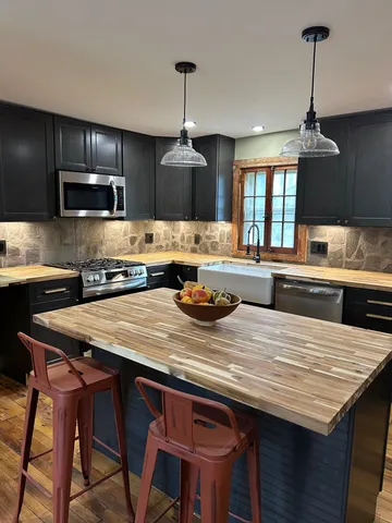 $450,000 | 19 Sinclair Road, Johnson, VT 05656